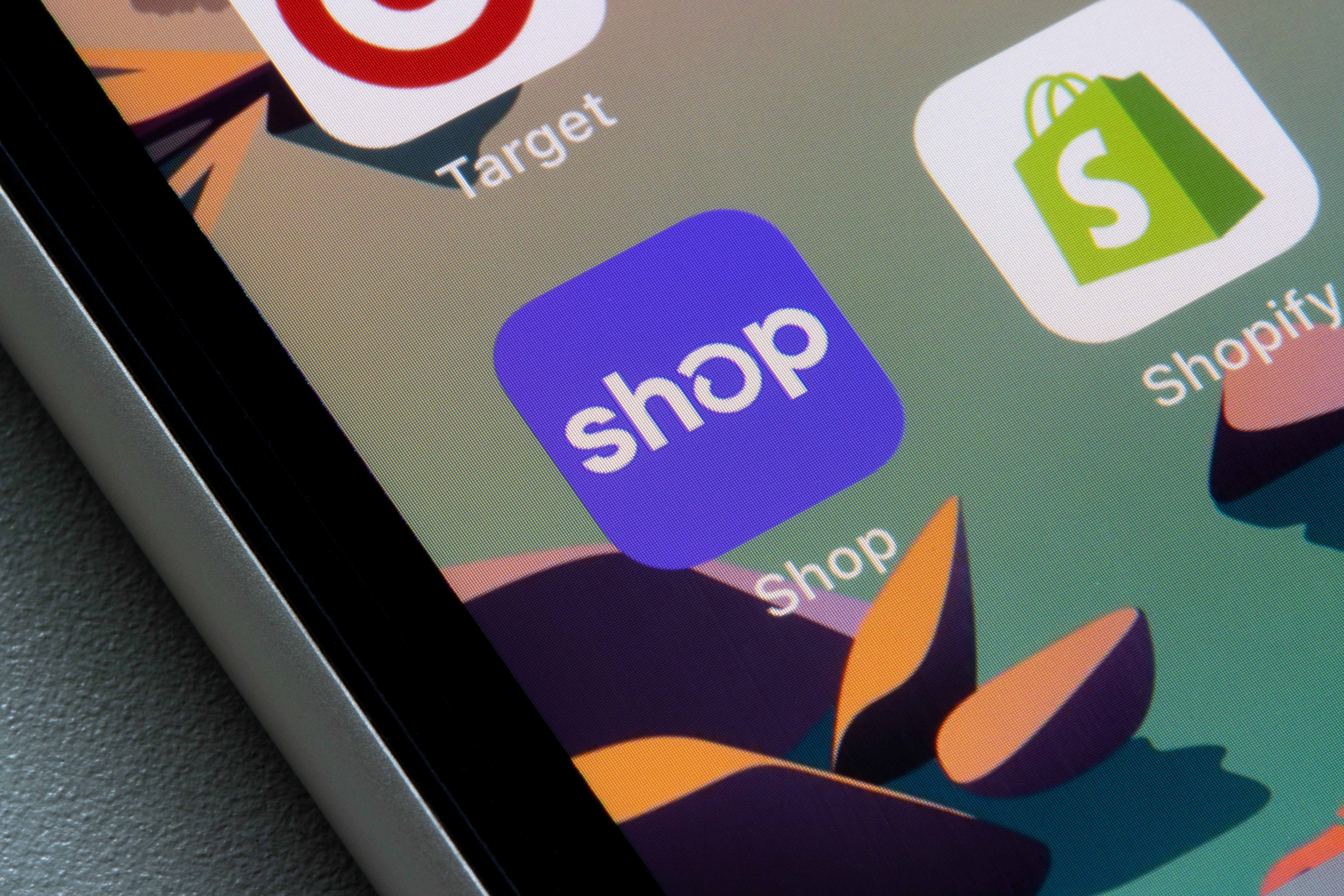 Shop App by Shopify: Tổng Quan và Tiềm Năng Bán Hàng Print on Demand Cho Người Mới Bắt Đầu